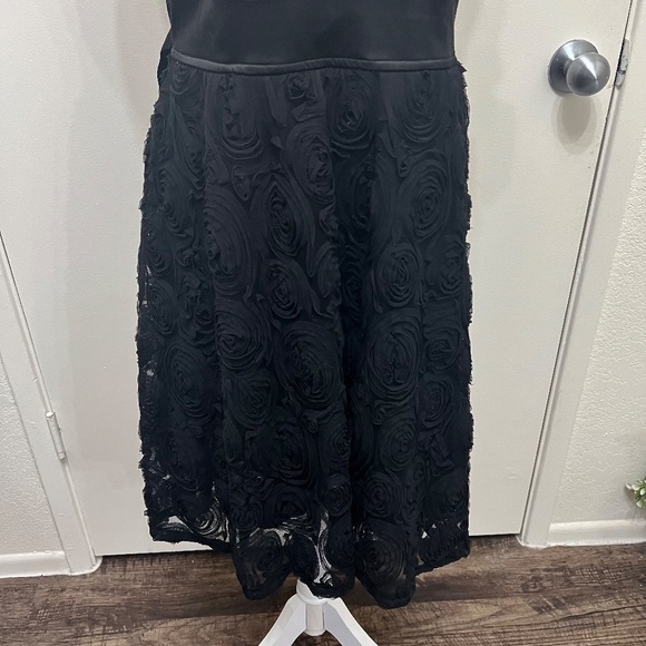 TORRID Satin Rosette Rhinestone Dress Black Retro Bombshell Fit & Flare Size 20 - Picture 6 of 10